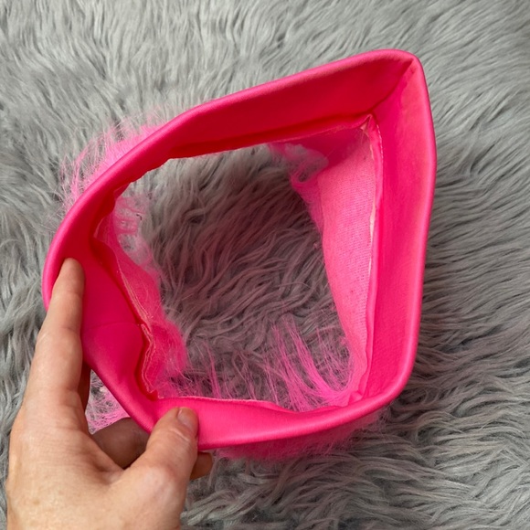 Crazy pink hair hat - Picture 2 of 3